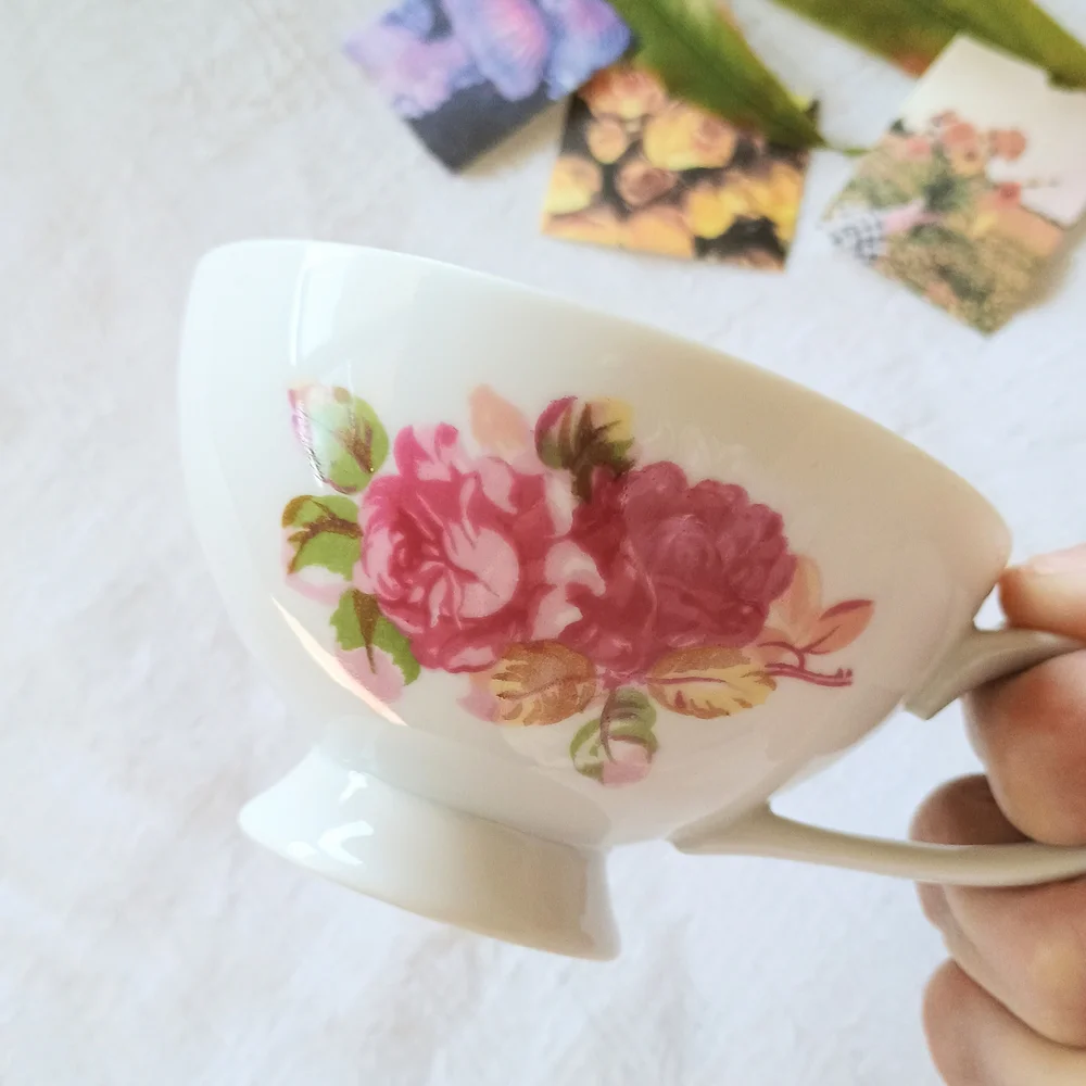 🌹 ROSETTE CORE 🌹 VTG squatty white porcelain Japanese teacup, Coquette Style